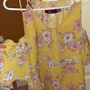 Francesca’s mustard fall blouse